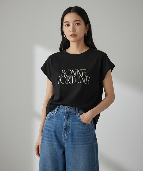 UNFILO（アンフィーロ）の「【新色追加】BEAUTY FORM-Tコットン ロゴフレンチT（Tシャツ/カットソー・レディース・グレー系1/ホワイト系2/ホワイト系1/ライトグレー系1/ベージュ系1/ネイビー系1/ダークブラウン系3/ライトグレー系2/ホワイト系3/ブラック系2・SMALL/MEDIUM/LARGE）」の5枚目の写真