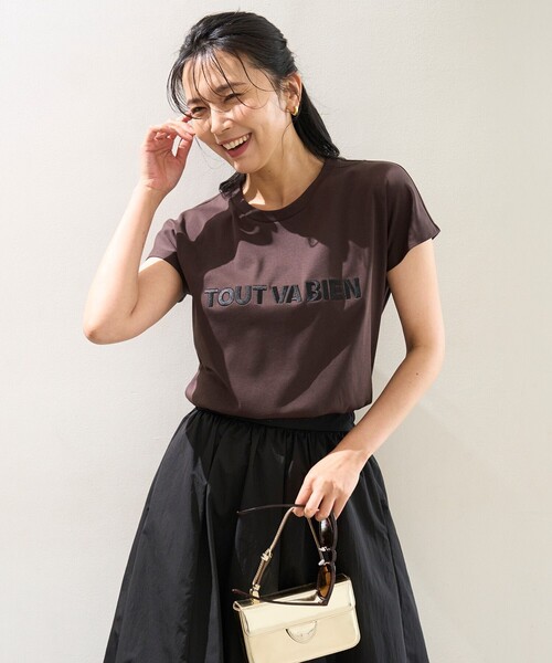 UNFILO（アンフィーロ）の「【新色追加】BEAUTY FORM-Tコットン ロゴフレンチT（Tシャツ/カットソー・レディース・グレー系1/ホワイト系2/ホワイト系1/ライトグレー系1/ベージュ系1/ネイビー系1/ダークブラウン系3/ライトグレー系2/ホワイト系3/ブラック系2・SMALL/MEDIUM/LARGE）」の8枚目の写真