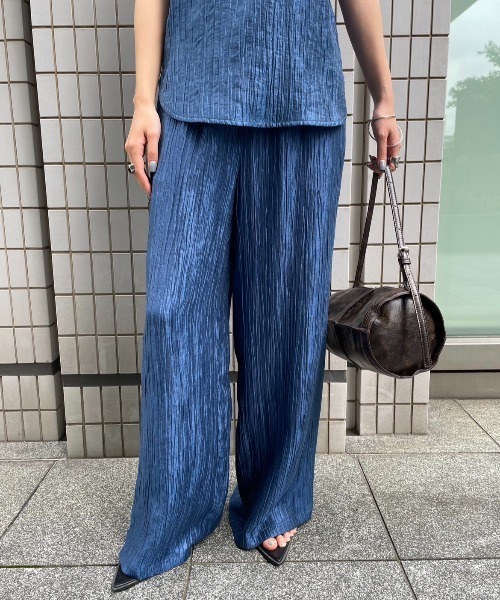 AIC.（エーアイシー）の「ビンテージサテンイージーパンツ/セットアップ可能（その他パンツ・レディース・グレイッシュベージュ/ネイビー・FREE）」の3枚目の写真