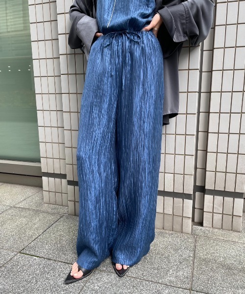 AIC.（エーアイシー）の「ビンテージサテンイージーパンツ/セットアップ可能（その他パンツ・レディース・グレイッシュベージュ/ネイビー・FREE）」の5枚目の写真