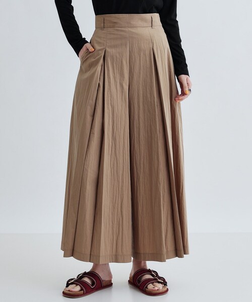 GALLEST（ギャレスト）の「【セットアップ可能】ペーパーライクタックフレアパンツ（その他パンツ・レディース・ブラック/ベージュ/ホワイト・38/36/40）」の3枚目の写真