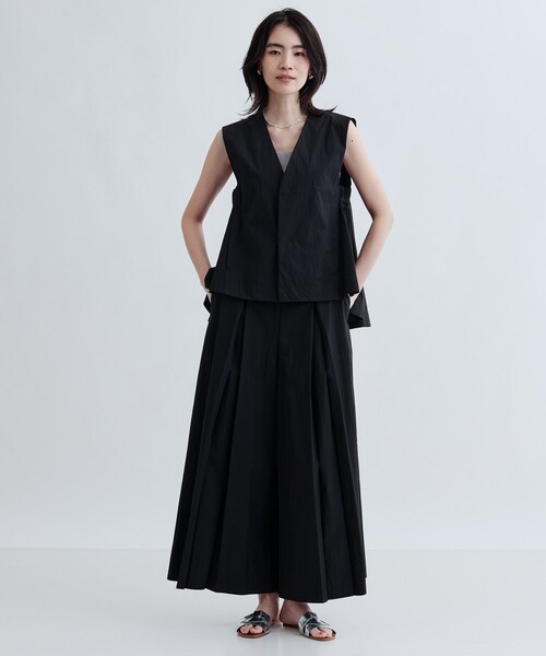 GALLEST（ギャレスト）の「【セットアップ可能】ペーパーライクタックフレアパンツ（その他パンツ・レディース・ブラック/ベージュ/ホワイト・38/36/40）」の4枚目の写真