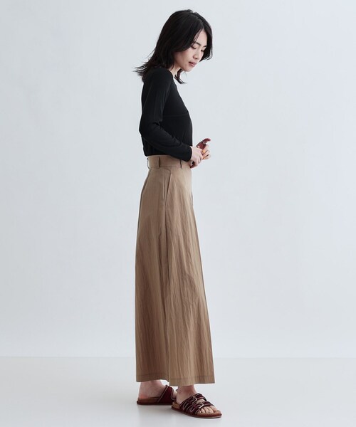 GALLEST（ギャレスト）の「【セットアップ可能】ペーパーライクタックフレアパンツ（その他パンツ・レディース・ブラック/ベージュ/ホワイト・38/36/40）」の9枚目の写真