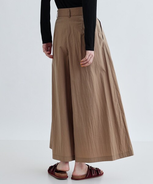 GALLEST（ギャレスト）の「【セットアップ可能】ペーパーライクタックフレアパンツ（その他パンツ・レディース・ブラック/ベージュ/ホワイト・38/36/40）」の10枚目の写真