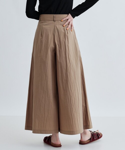 GALLEST（ギャレスト）の「【セットアップ可能】ペーパーライクタックフレアパンツ（その他パンツ・レディース・ブラック/ベージュ/ホワイト・38/36/40）」の11枚目の写真