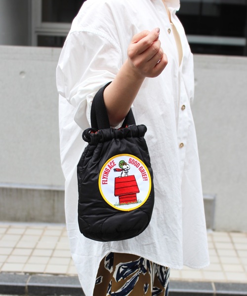 HOUSTON(ヒューストン)の「HOUSTON / PEANUTS EFFECT BAG(FLYING ACE/ASTRONATS) / 6886/6887(ショルダーバッグ・レディース・ベージュ系その他/ベージュ/ブラック/ブラック系その他・ONESIZE)」の2枚目の写真