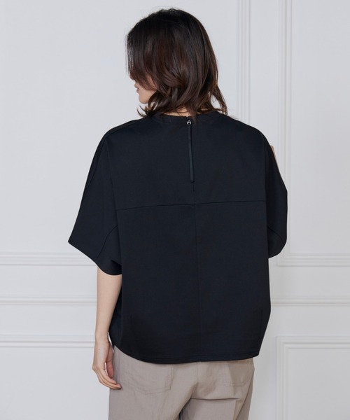 I.T.'S international(イッツインターナショナル)の「バックジップTシャツ(Tシャツ/カットソー・レディース・ブラック/サックスブルー/ブラウン系その他/オフホワイト・フリー)」の3枚目の写真