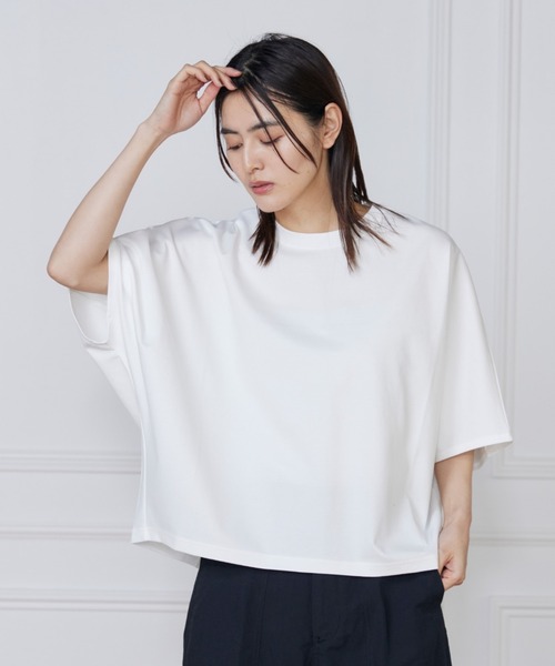 I.T.'S international(イッツインターナショナル)の「バックジップTシャツ(Tシャツ/カットソー・レディース・ブラック/サックスブルー/ブラウン系その他/オフホワイト・フリー)」の22枚目の写真