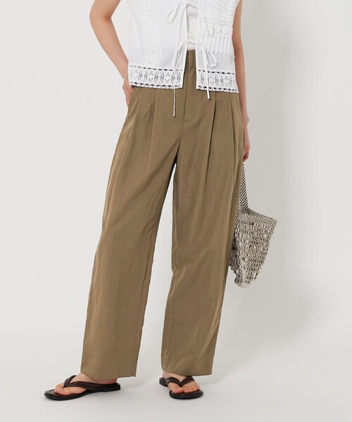 BEAUTY&YOUTH UNITED ARROWS(ビューティーアンドユースユナイテッドアローズ)の「ポリエステルブレンド バックゴム タックワイドパンツ(その他パンツ・レディース・ダークブラウン/ブラック/ナチュラル/グレー系・M/L/XS/S)」の13枚目の写真