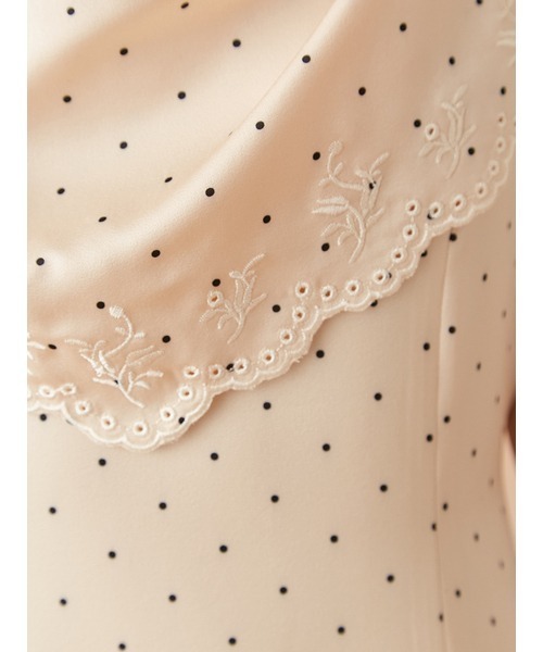 LILY BROWN（リリーブラウン）の「エンブロイダリードレープ