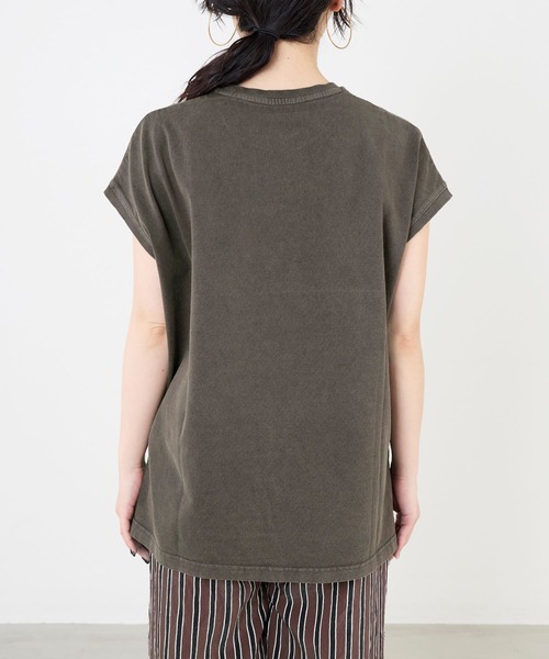 upperhights（アッパーハイツ）の「【upper hights】フレンチスリーブロゴT-shirt-BIG NO SLEEVE TEE（Tシャツ/カットソー・レディース・オフホワイト/ブラウン・1）」の3枚目の写真