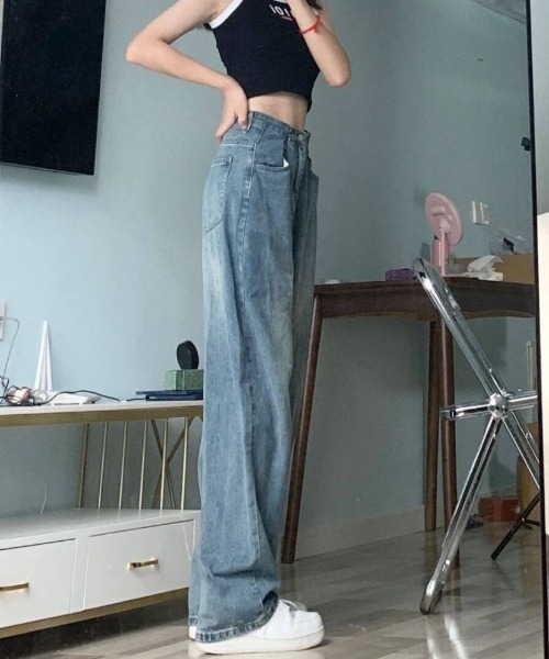 maison de LATIR(メゾンドラティール)の「ルーズシルエットがオシャレなストレートモップデニム(その他パンツ・レディース・ライトブルー/ブラック/ブルー・M/L/XL)」の13枚目の写真