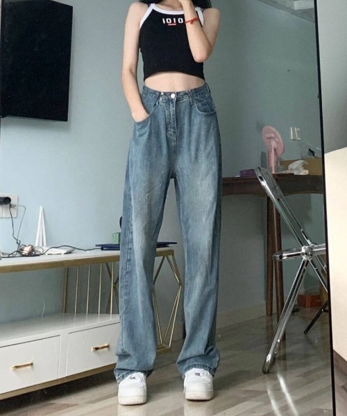 maison de LATIR(メゾンドラティール)の「ルーズシルエットがオシャレなストレートモップデニム(その他パンツ・レディース・ライトブルー/ブラック/ブルー・M/L/XL)」の12枚目の写真
