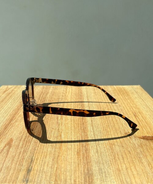 DouDou(ドゥドゥ)の「調光/ブルーライトカットサングラス(サングラス・レディース・グレー/ブラック/ブラウン・FREE)」の7枚目の写真