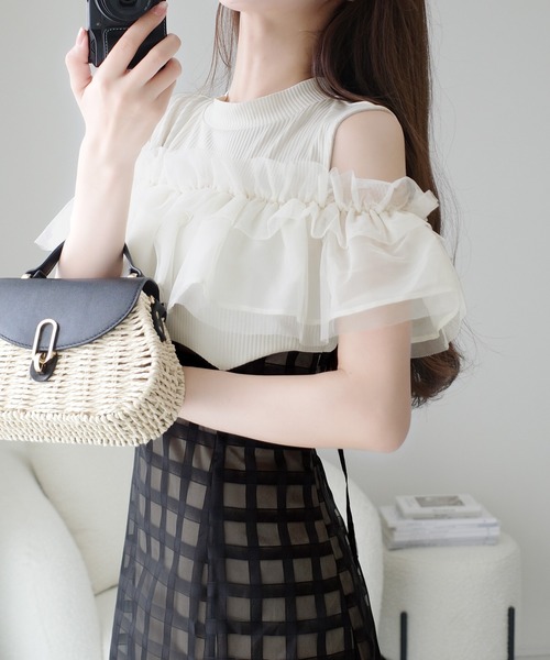 Bibiy フリル付きグレーのノースリーブワンピース Bibiy グレー フリル付き ノースリーブ ニット - メルカリ