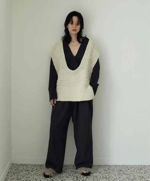 anuke（アンヌーク）の「Deep Skipper Shirts（シャツ/ブラウス・レディース・オリーブ/チャコールグレー・FREE）」の3枚目の写真