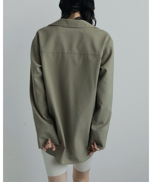 anuke（アンヌーク）の「Deep Skipper Shirts（シャツ/ブラウス・レディース・オリーブ/チャコールグレー・FREE）」の6枚目の写真
