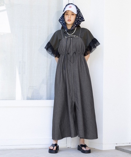 RAGEBLUE（レイジブルー）の「フロントジップ/デニムキャミワンピース（ワンピース・レディース・グレー/ブルー・FREE）」の2枚目の写真