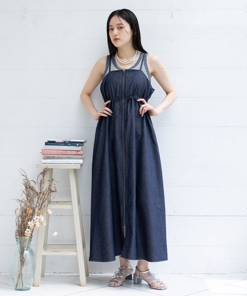 RAGEBLUE（レイジブルー）の「フロントジップ/デニムキャミワンピース（ワンピース・レディース・グレー/ブルー・FREE）」の6枚目の写真