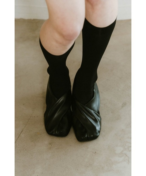 Knuth Marf（クヌースマーフ）の「2way cross design pumps（パンプス・レディース・ブラック/ミント/キャメル・23/24/25）」の2枚目の写真