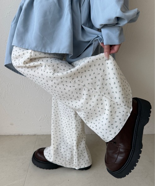 クティール、最新パンツ kutir（クティール）の「ナイロンスノーカーゴパンツ(セットアップ着用