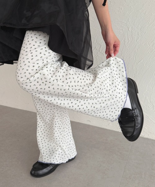 kutir(クティール)の「【新色追加】アソートワッフルワイドフレアパンツ(その他パンツ・レディース・ピンク系その他/アイボリー/パープル系その他/ブラック/グレー/ナチュラル/ブラック系その他/ネイビー・FREE)」の7枚目の写真