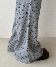 新品タグ付きFLORENT 花柄カジュアルパンツ グレー系 新品タグ付きFLORENT 花柄カジュアルパンツ グレー系