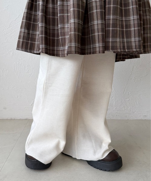 kutir(クティール)の「【新色追加】アソートワッフルワイドフレアパンツ(その他パンツ・レディース・ピンク系その他/アイボリー/パープル系その他/ブラック/グレー/ナチュラル/ブラック系その他/ネイビー・FREE)」の9枚目の写真