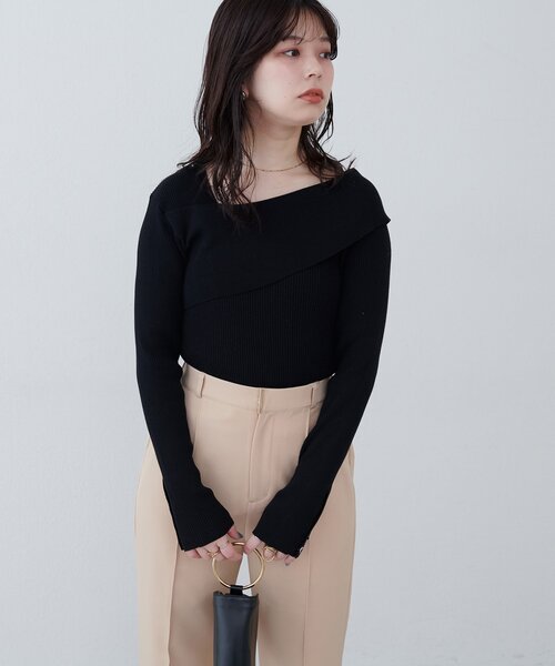 natural couture(ナチュラルクチュール)の「アシメオフショル長袖ニット(ニット/セーター・レディース・ブラック/サックスブルー/ブラウン/ボルドー/アイボリー/グリーン/グレイッシュベージュ・FREE)」の10枚目の写真