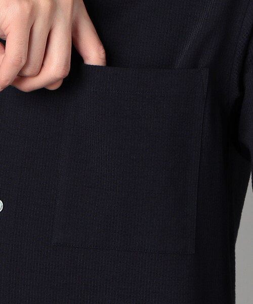 COMME CA MEN(コムサメン)の「TIOTIO加工 シアサッカージャージー 七分袖シャツ(シャツ/ブラウス・メンズ・ネイビー/ホワイト・L/M/S)」の3枚目の写真