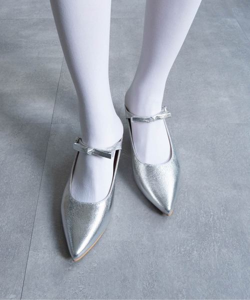 Fabby fabby（ファビィーファビィー）の「ストラップリボンヒールサンダル（サンダル・レディース・ブラック/ブラウン系その他/ブラック系その他/シルバー/レッド・MEDIUM/LARGE/SMALL）」の5枚目の写真