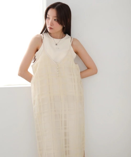 Bab(バブ)の「【S・Mサイズ展開】シアーチェックキャミワンピース(ワンピース・レディース・ブラック/アイボリー・MEDIUM/SMALL)」の3枚目の写真