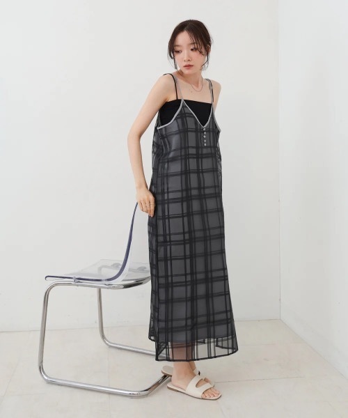 Bab(バブ)の「【S・Mサイズ展開】シアーチェックキャミワンピース(ワンピース・レディース・ブラック/アイボリー・MEDIUM/SMALL)」の10枚目の写真