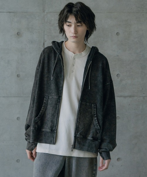 RATTLE TRAP(ラトルトラップ)の「短丈ルーズシルエットスノー加工パーカー(パーカー・メンズ・ブラック/グレー・L/M)」の5枚目の写真