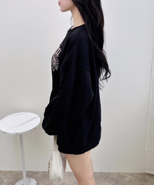 INGNI(イング)の「【WEB限定】フラワーロゴスウェット(スウェット・レディース・グレー×ホワイト/ホワイト×ピンク/ブラック×ピンク/ベージュ系その他・M)」の7枚目の写真