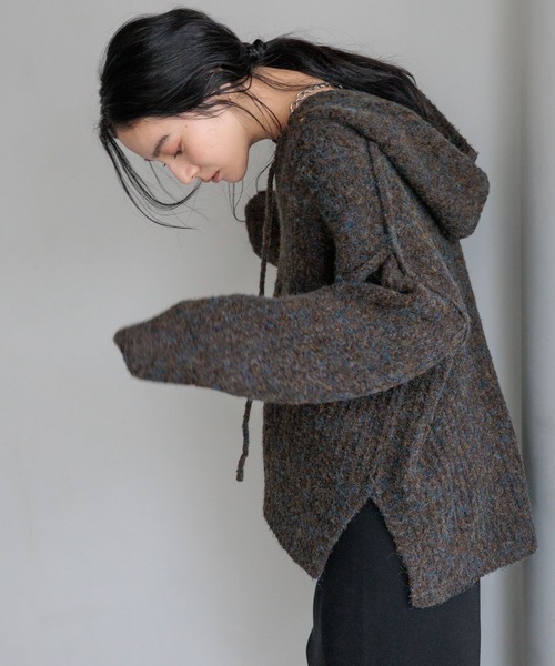 LOWRYS FARM(ローリーズファーム)の「メランジフードニットプルオーバー 581131(ニット/セーター・レディース・アイボリー/チャコールグレー/グレー/パープル・FREE)」の3枚目の写真