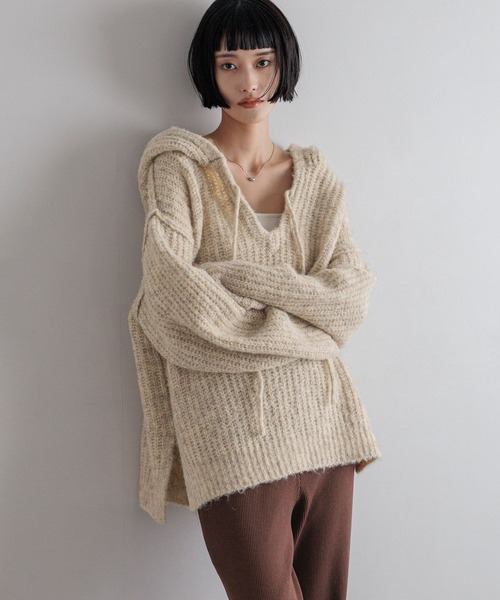 LOWRYS FARM(ローリーズファーム)の「メランジフードニットプルオーバー 581131(ニット/セーター・レディース・アイボリー/チャコールグレー/グレー/パープル・FREE)」の2枚目の写真