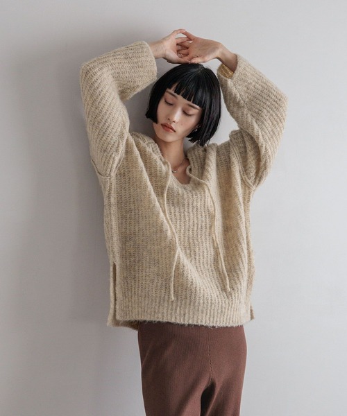 LOWRYS FARM(ローリーズファーム)の「メランジフードニットプルオーバー 581131(ニット/セーター・レディース・アイボリー/チャコールグレー/グレー/パープル・FREE)」の7枚目の写真