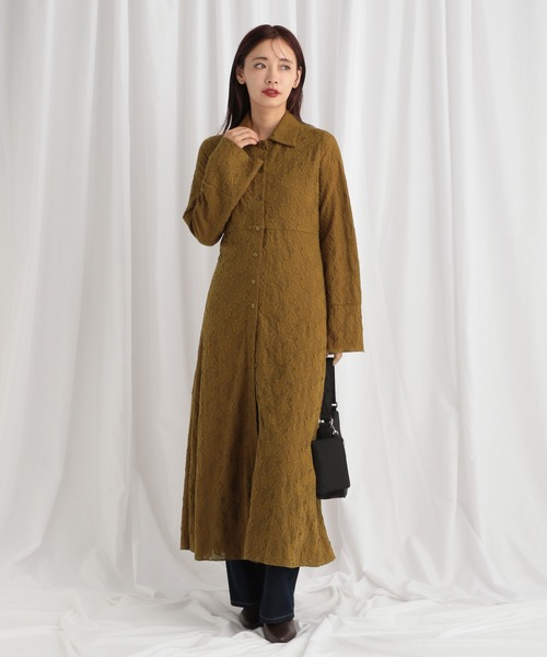 mysty woman（ミスティウーマン）の「フラワージャガードレースアップシャツワンピース　582484（ワンピース・レディース・ブラック/オフホワイト/マスタード・FREE）」の12枚目の写真