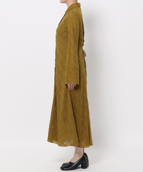 mysty woman（ミスティウーマン）の「フラワージャガードレースアップシャツワンピース　582484（ワンピース・レディース・ブラック/オフホワイト/マスタード・FREE）」の19枚目の写真