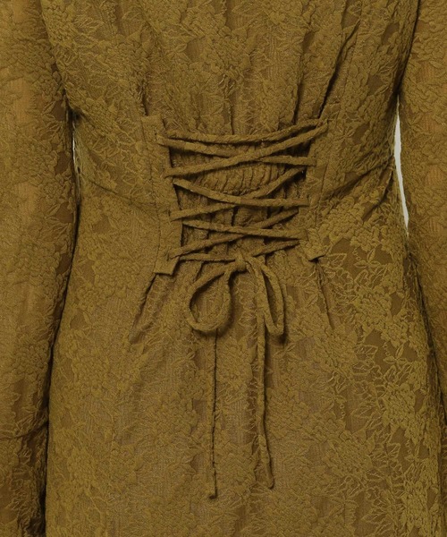 mysty woman（ミスティウーマン）の「フラワージャガードレースアップシャツワンピース　582484（ワンピース・レディース・ブラック/オフホワイト/マスタード・FREE）」の22枚目の写真