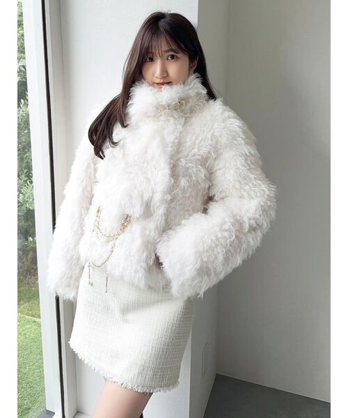 【ネット完売品】dazzlin パールチェーンエコファーブルゾン オフホワイト セール】パールチェーンエコファーブルゾン（ブルゾン）｜dazzlin