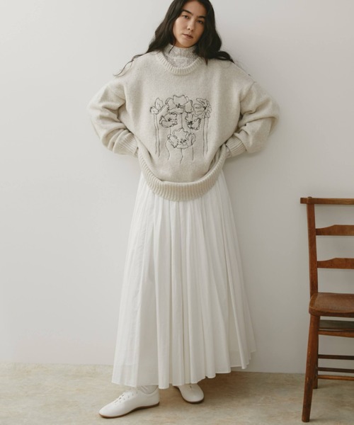 こっこ様 ニット 白 フラワーエンブロイダリープルオーバーニット（ニット/セーター