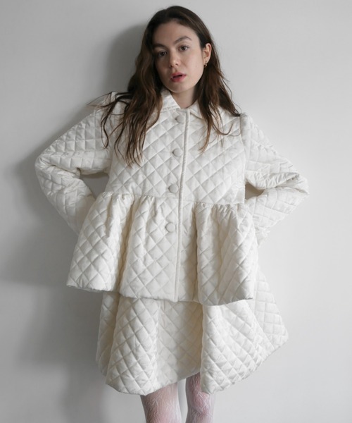 HONEY MI HONEY（ハニーミーハニー）の「quilting rose satin peplum coat（ステンカラーコート・レディース・ピンク/ブラック/アイボリー/サックスブルー・FREE）」の3枚目の写真