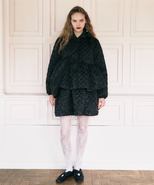 HONEY MI HONEY（ハニーミーハニー）の「quilting rose satin peplum coat（ステンカラーコート・レディース・ピンク/ブラック/アイボリー/サックスブルー・FREE）」の12枚目の写真
