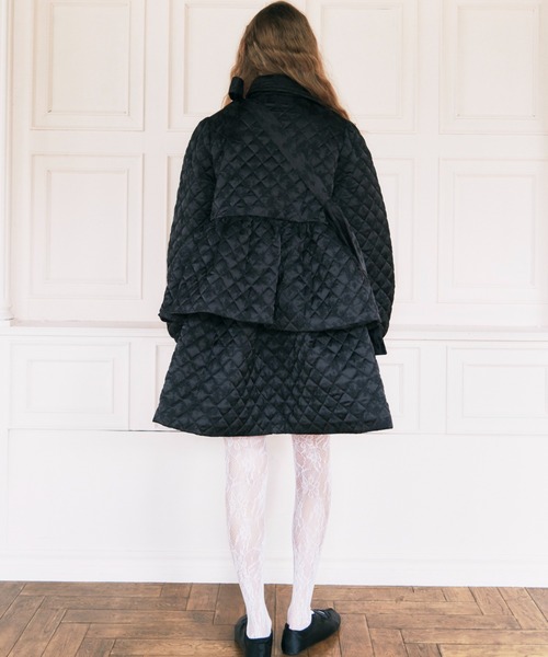 HONEY MI HONEY（ハニーミーハニー）の「quilting rose satin peplum coat（ステンカラーコート・レディース・ピンク/ブラック/アイボリー/サックスブルー・FREE）」の15枚目の写真