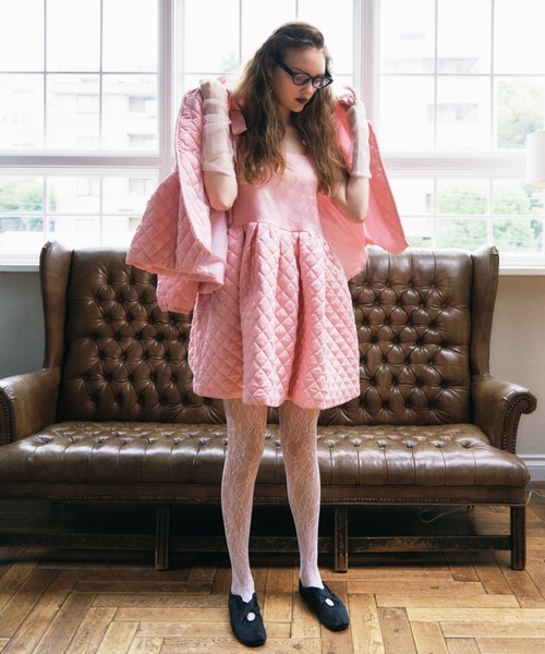 HONEY MI HONEY（ハニーミーハニー）の「quilting rose satin peplum coat（ステンカラーコート・レディース・ピンク/ブラック/アイボリー/サックスブルー・FREE）」の18枚目の写真