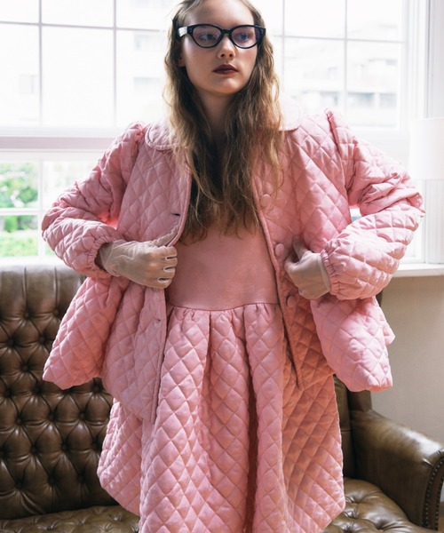 HONEY MI HONEY（ハニーミーハニー）の「quilting rose satin peplum coat（ステンカラーコート・レディース・ピンク/ブラック/アイボリー/サックスブルー・FREE）」の16枚目の写真