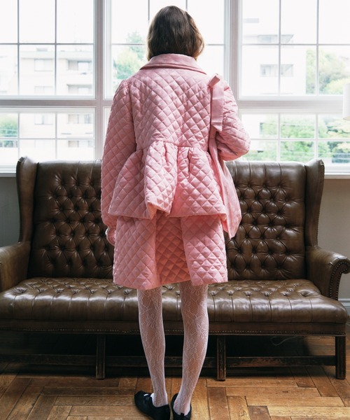 HONEY MI HONEY（ハニーミーハニー）の「quilting rose satin peplum coat（ステンカラーコート・レディース・ピンク/ブラック/アイボリー/サックスブルー・FREE）」の20枚目の写真