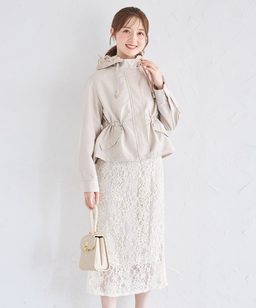 tocco closet(トッコ クローゼット)の「バックフリル付きフードレースドロストペプラムマウンテンパーカー(パーカー・レディース・ネイビー/グレイッシュベージュ/ピンクベージュ・M)」の6枚目の写真